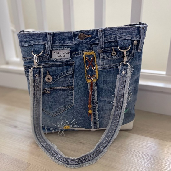 Denim Hand embroidery patchwork shoulder bag-Sashiko inspired one of a kind - Picture 6 of 10